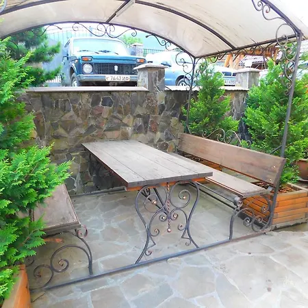 Glanz Bed & Breakfast 3*